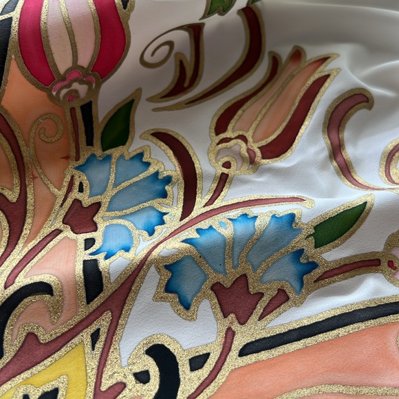 NWOT Total of 13-piece Tablecloth and Napkin Set - Picture 15 of 16